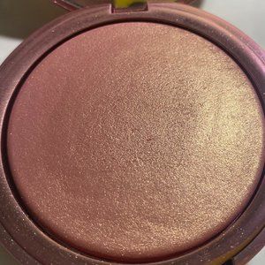 Pat McGrath Divine Rose Highlighter